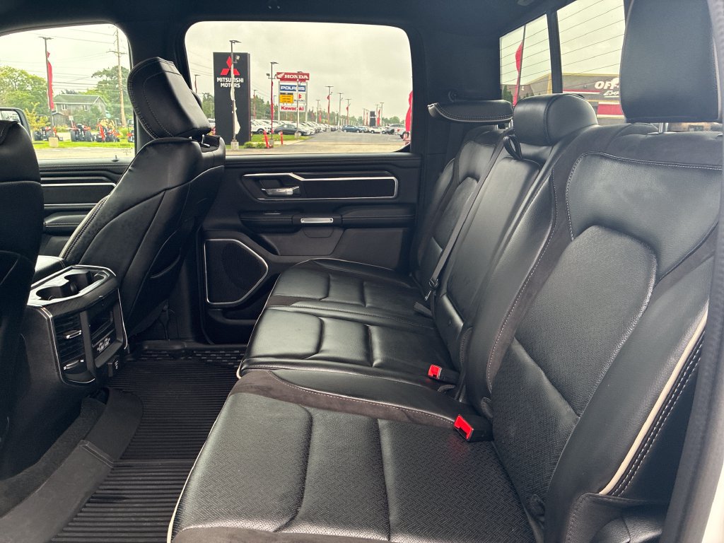 Used 2023 RAM 1500 Laramie AWD/4WD image 17