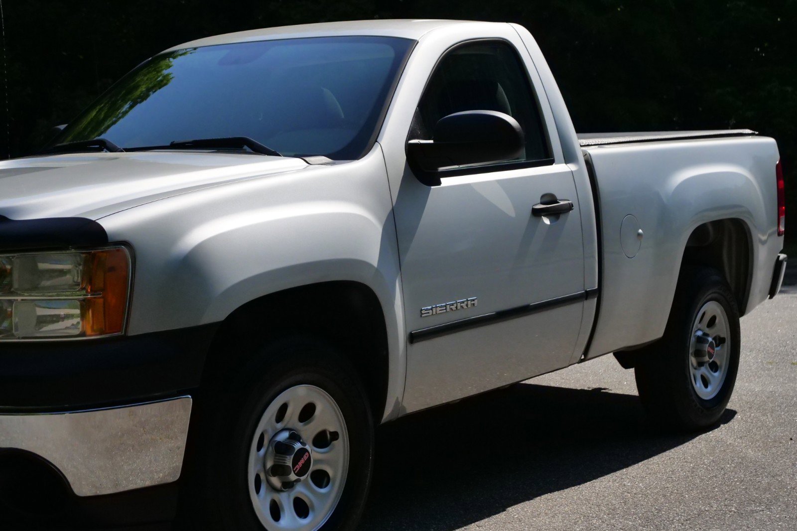 Used 2011 GMC Sierra 1500 W/T RWD image 27