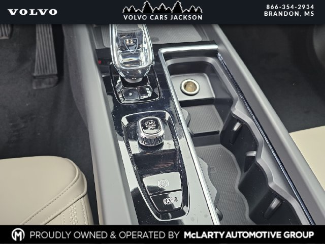 New 2026 Volvo XC60 B5 Plus w/ Protection Package Premier AWD/4WD image 19
