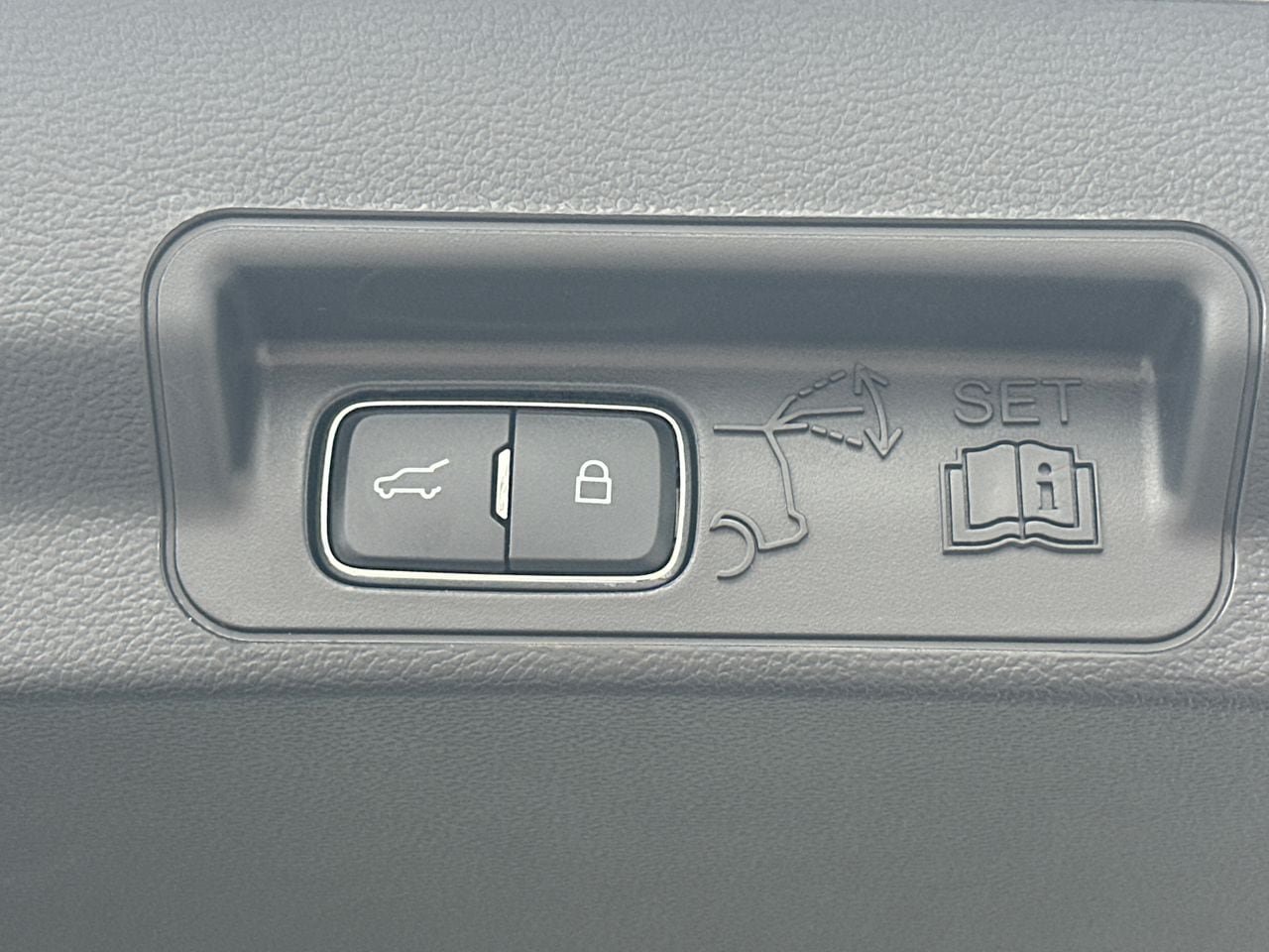 New 2026 Ford Explorer Active w/ Active Comfort Package RWD image 19