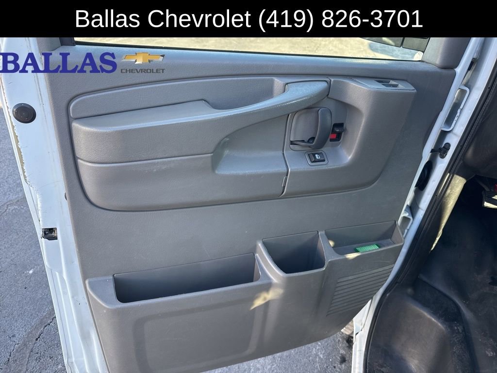Used 2015 Chevrolet Express 2500 image 4