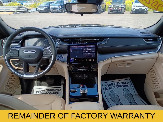 Used 2023 Jeep Grand Cherokee L Limited AWD/4WD image 9