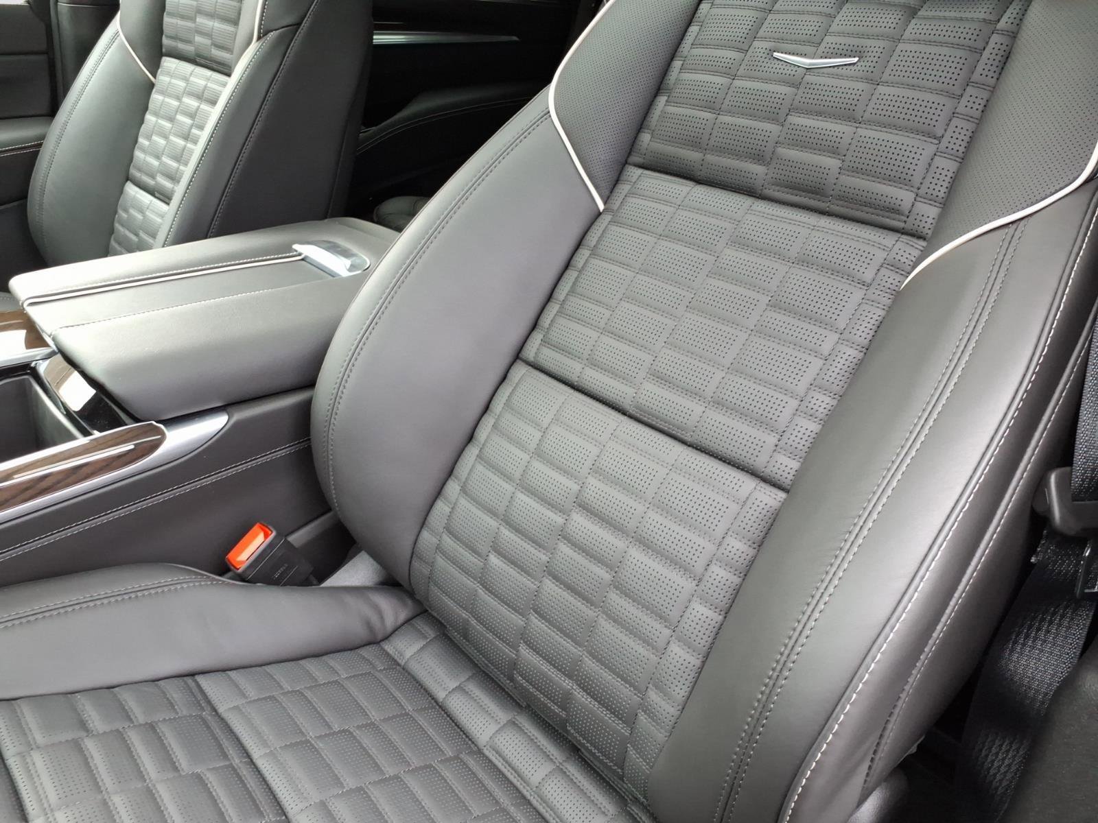 New 2026 Cadillac Escalade Platinum Sport w/ LPO, ONYX Package image 15