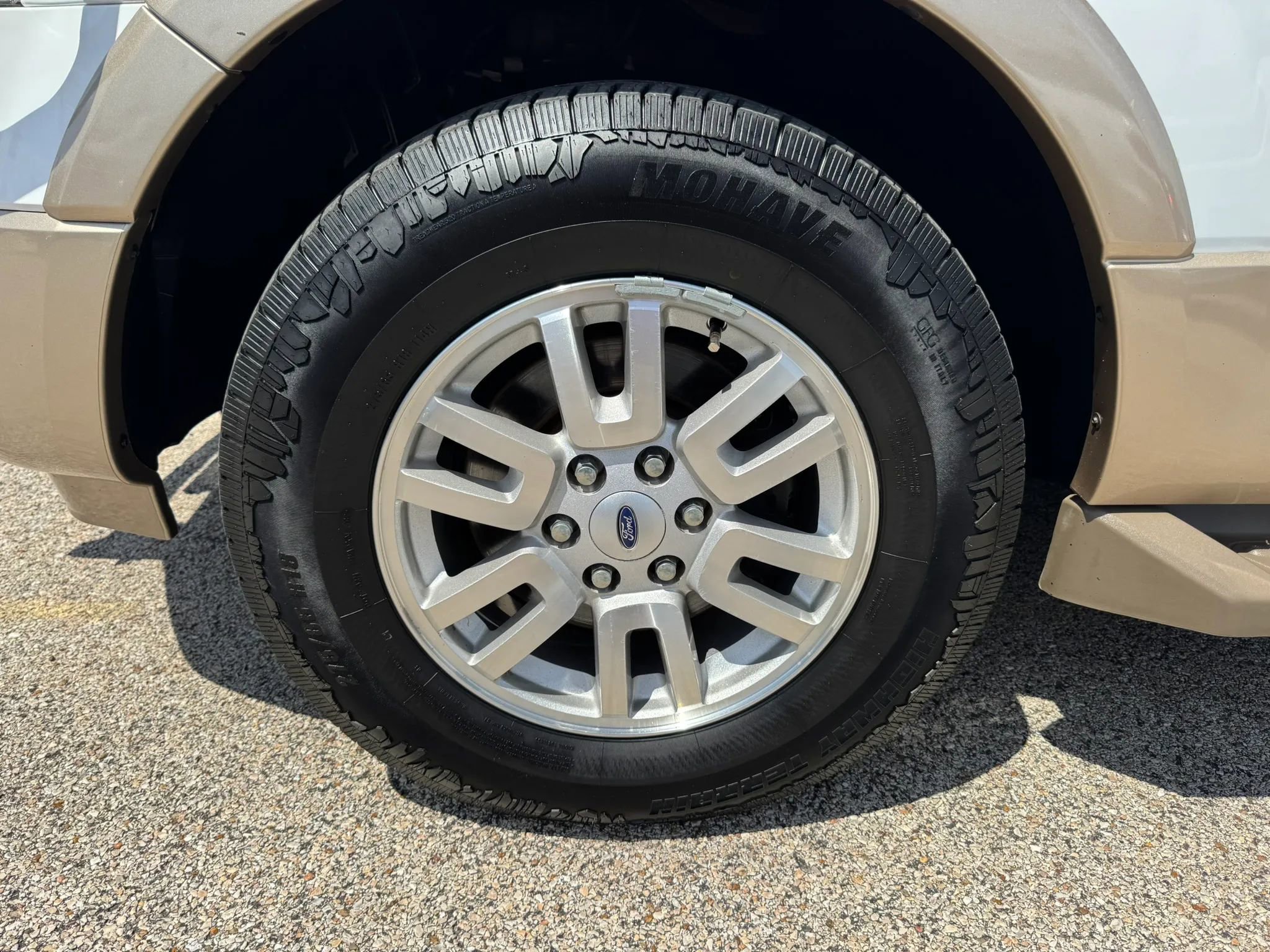 Used 2012 Ford Expedition XLT RWD image 14