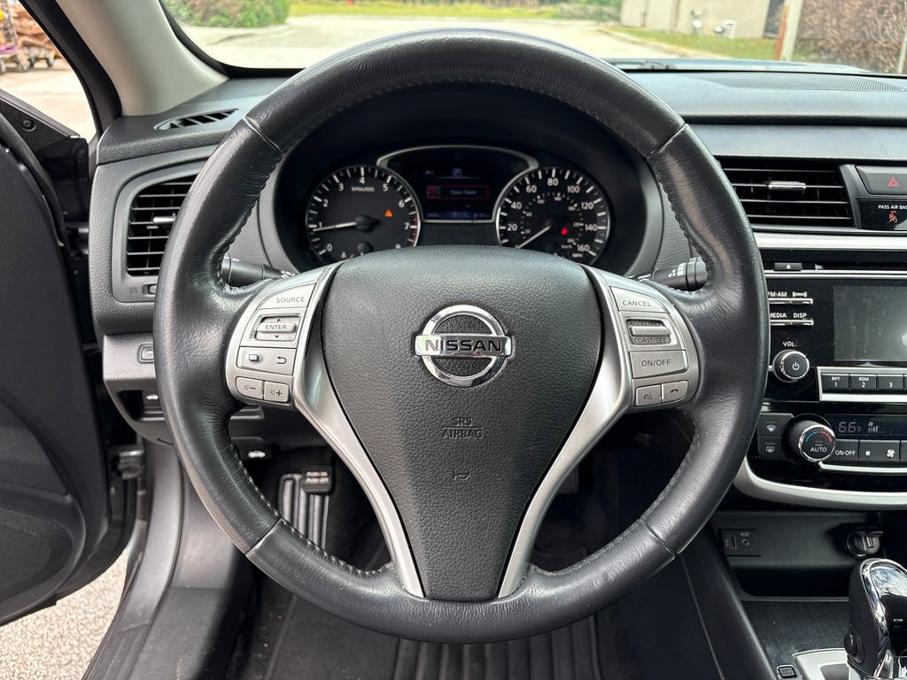 Used 2018 Nissan Altima 2.5 SV FWD image 16