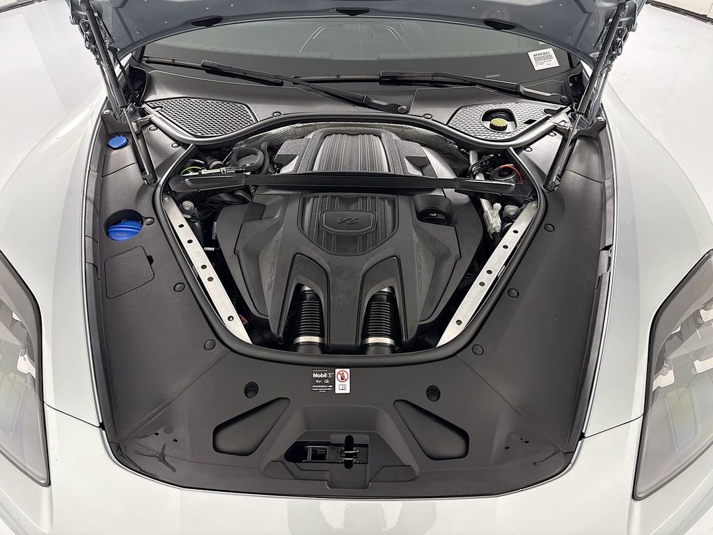 Used 2025 Porsche Panamera image 30