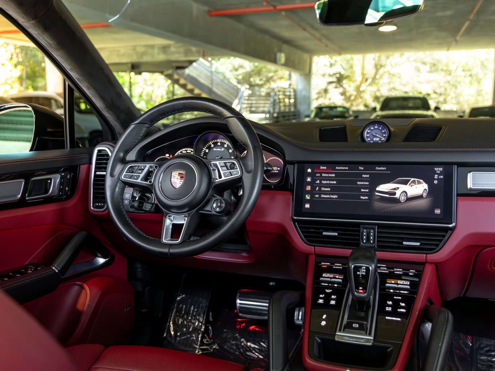 Certified 2022 Porsche Cayenne Turbo S AWD/4WD image 42