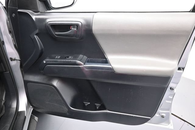 Used 2021 Toyota Tacoma SR AWD/4WD image 30