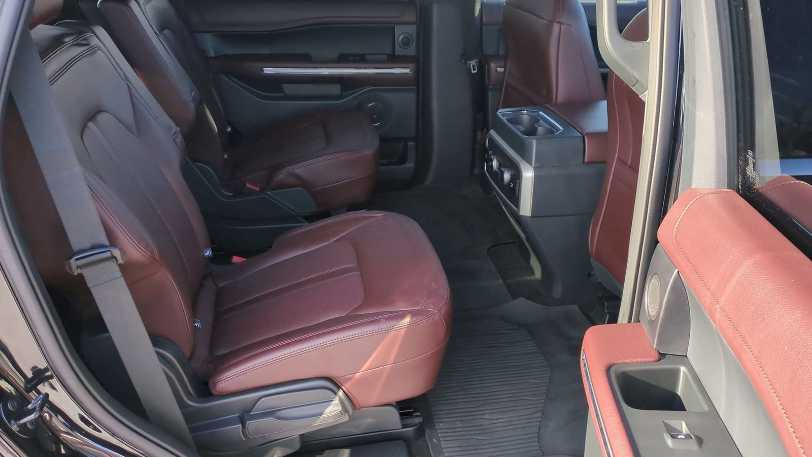 Used 2023 Ford Expedition Limited image 22