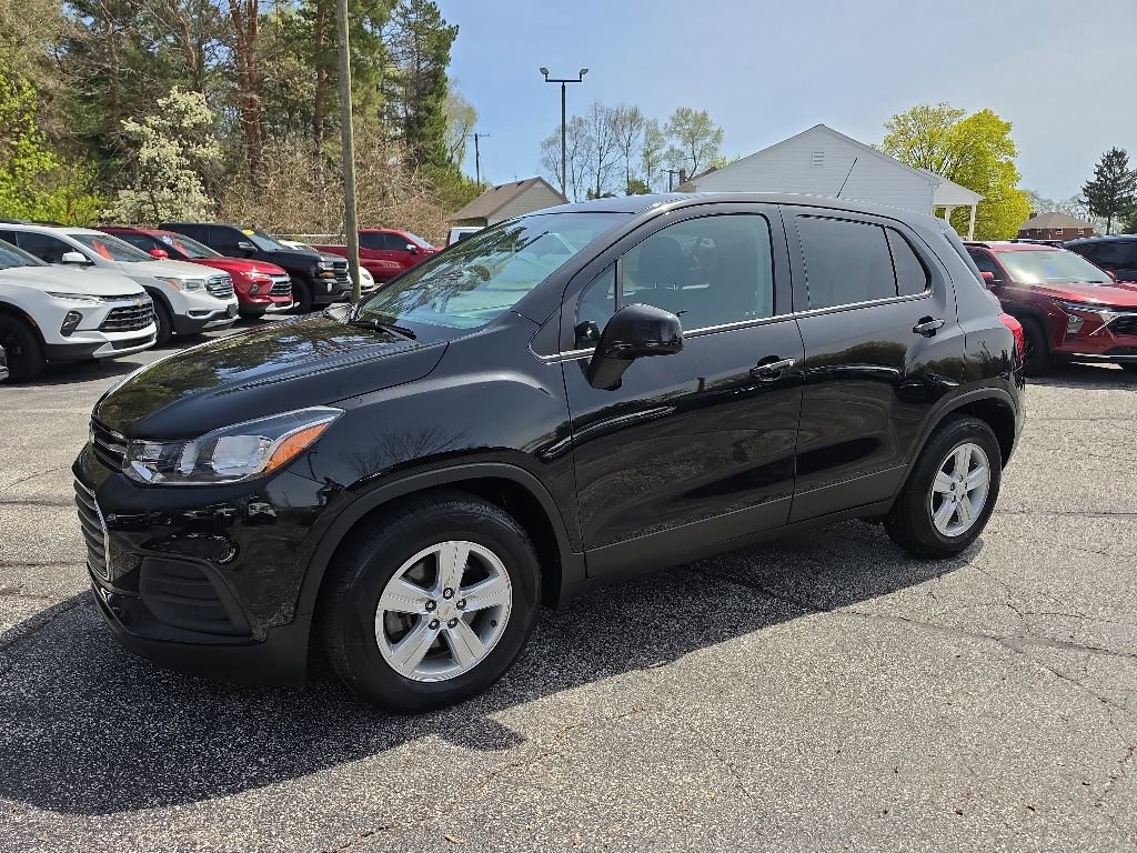 Used 2020 Chevrolet Trax LS w/ Tint and Cruise Package FWD image 3