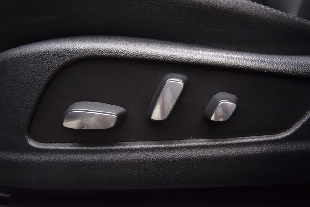 Used 2020 Cadillac XT5 Premium Luxury FWD image 26