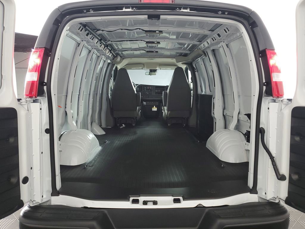 New 2026 Chevrolet Express 2500 w/ Driver Convenience Package RWD image 30