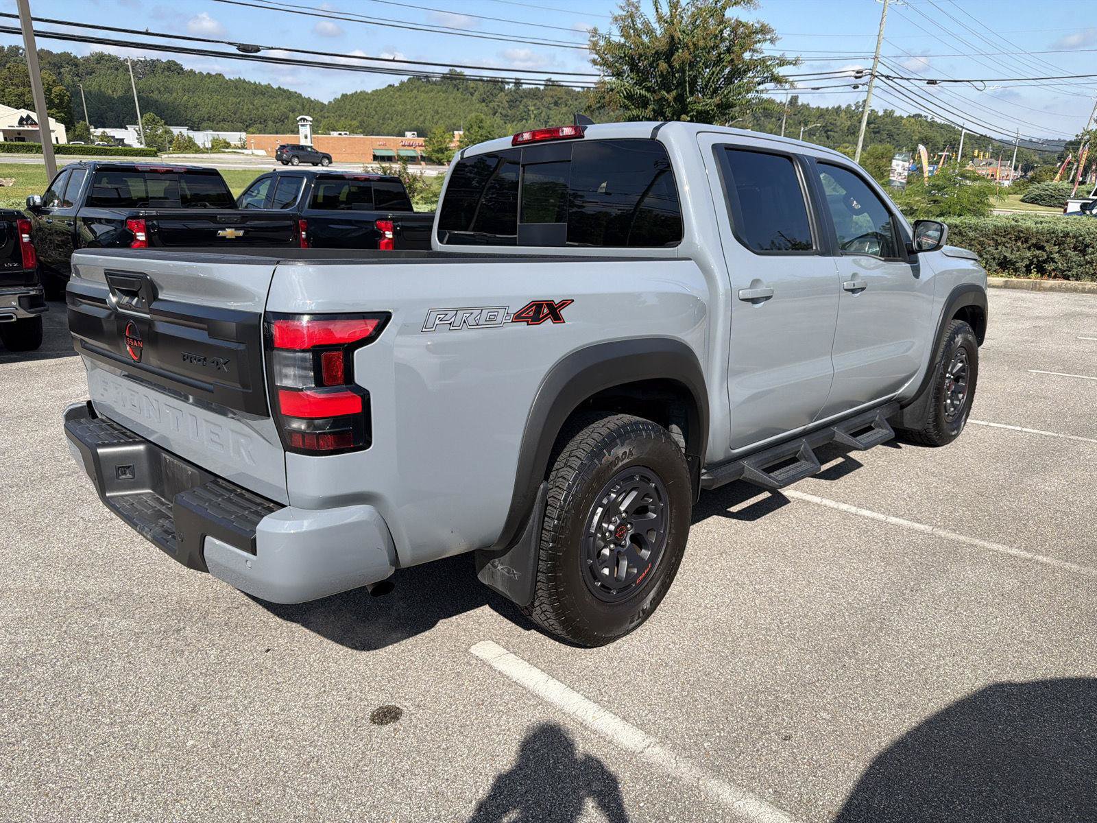 Used 2025 Nissan Frontier PRO-4X AWD/4WD image 5