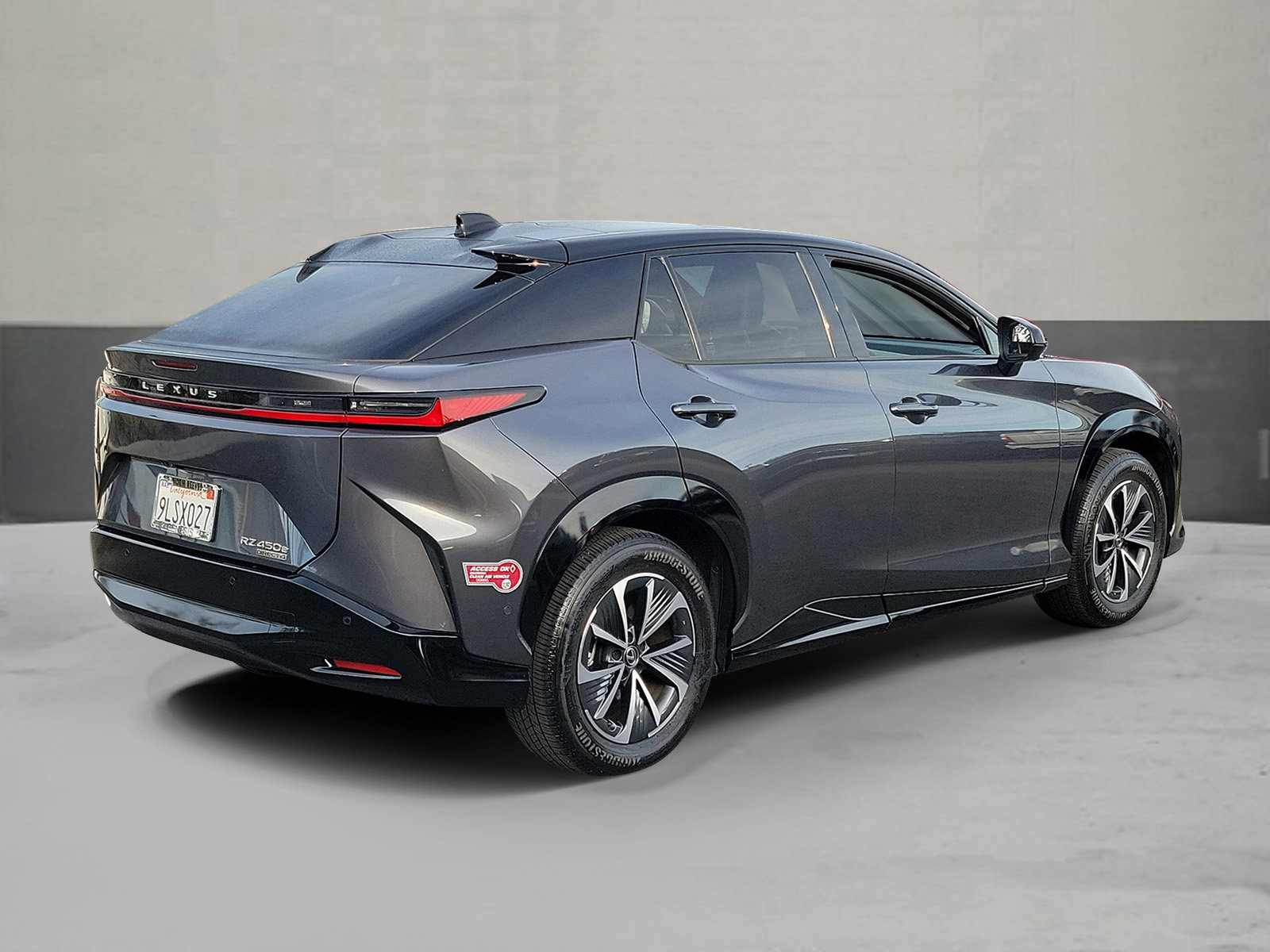 Used 2023 Lexus RZ 450e Premium w/ Technology Package image 2