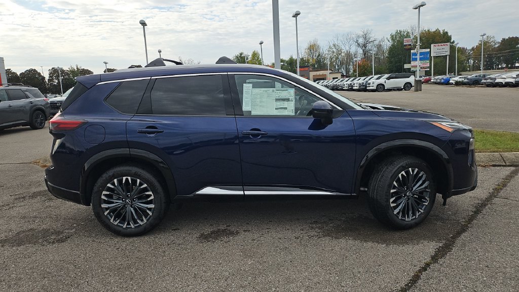 New 2026 Nissan Rogue Platinum AWD/4WD image 2