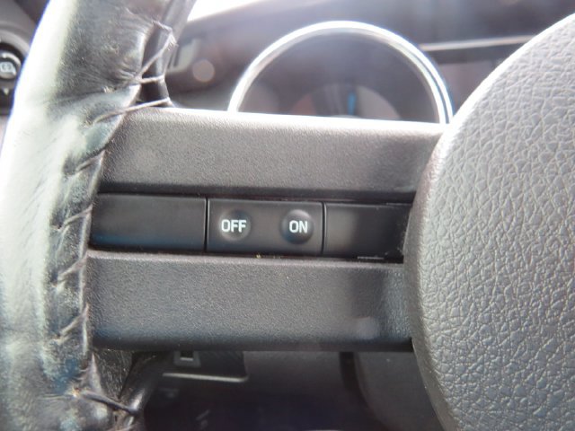 Used 2005 Ford Mustang GT Premium RWD image 17
