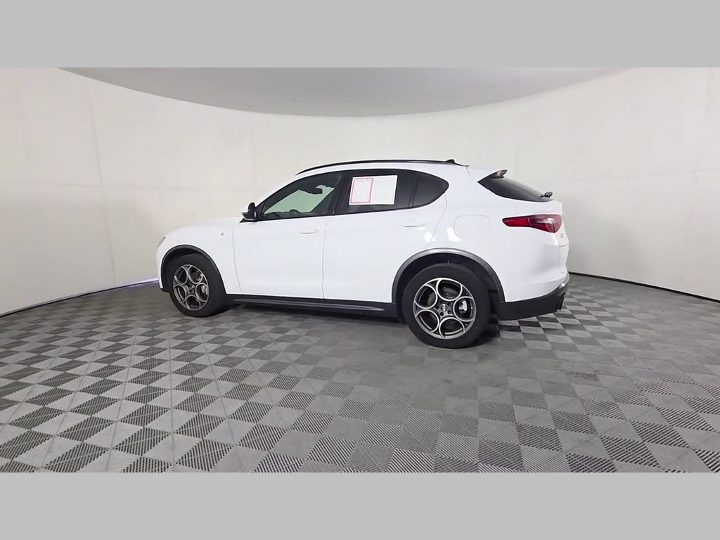 Used 2023 Alfa Romeo Stelvio Ti AWD/4WD image 47