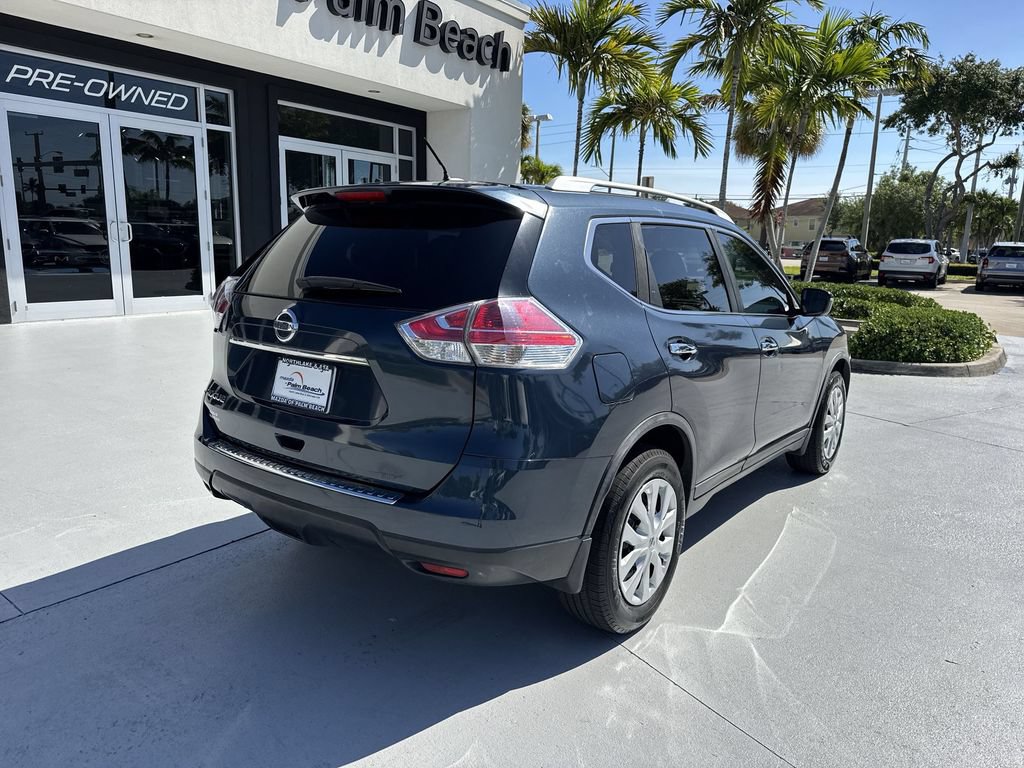 Used 2016 Nissan Rogue S w/ Appearance Package FWD image 3