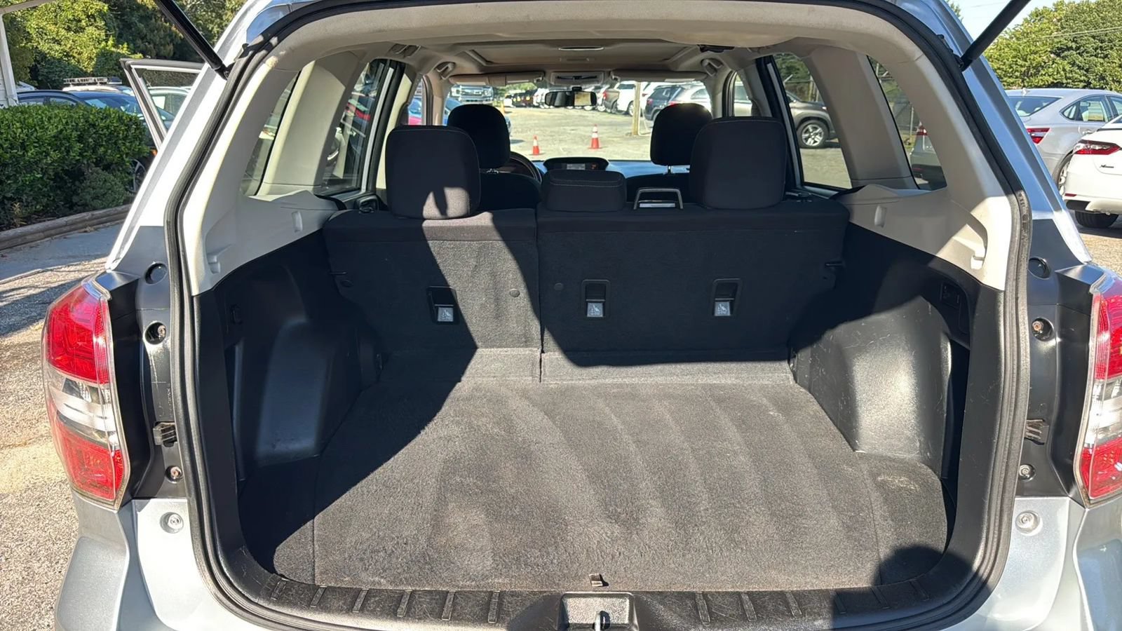 Used 2016 Subaru Forester 2.5i Premium w/ All-Weather Package AWD/4WD image 18