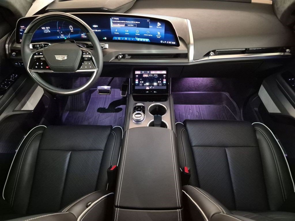 Certified 2026 Cadillac Vistiq Premium Luxury w/ LPO, Floor Liner Package AWD/4WD image 8