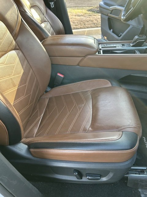 Used 2022 Nissan Pathfinder Platinum w/ Cargo Package image 4