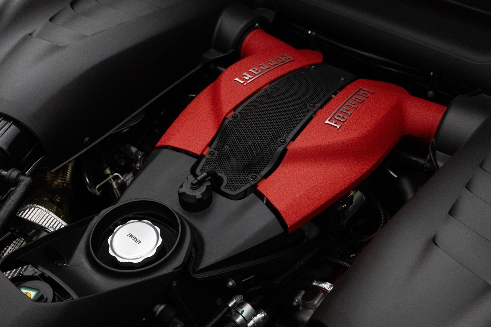 Used 2021 Ferrari F8 Tributo RWD image 27
