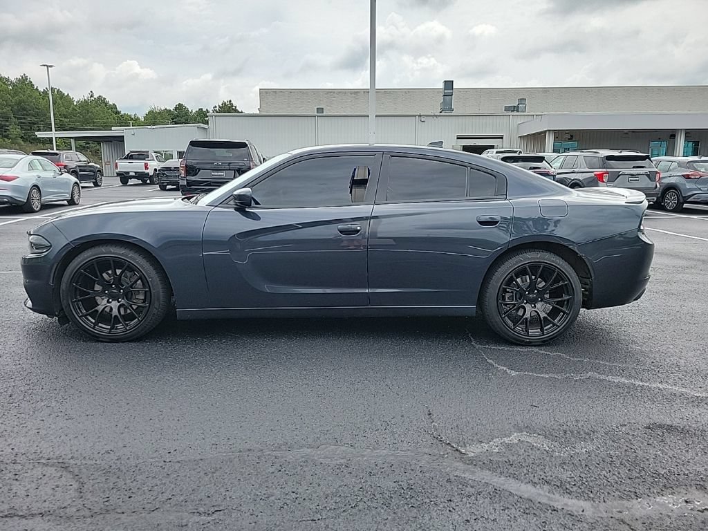 Used 2018 Dodge Charger R/T RWD image 4