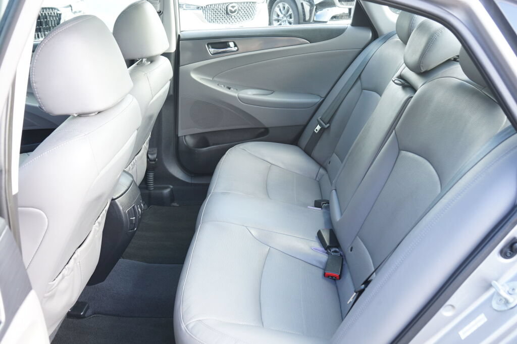 Used 2013 Hyundai Sonata Limited FWD image 17