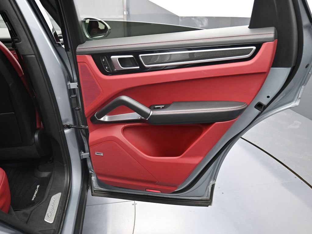 Certified 2022 Porsche Cayenne Turbo AWD/4WD image 26