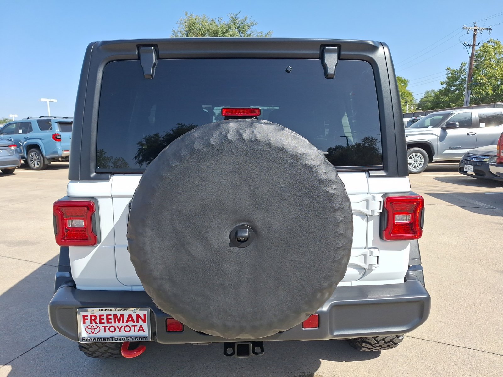 Used 2024 Jeep Wrangler Unlimited Rubicon w/ Convenience Group AWD/4WD image 5