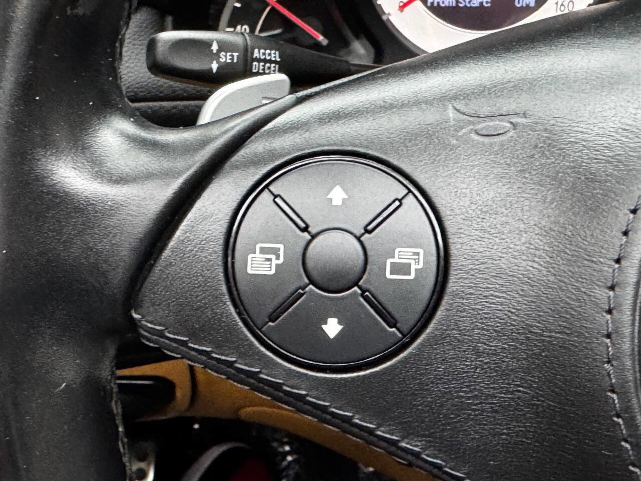 Used 2011 Mercedes-Benz SL 550 image 40