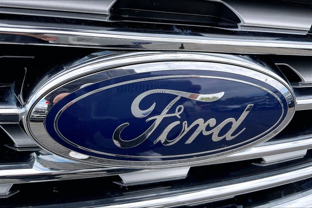 Used 2020 Ford Edge SE FWD image 33
