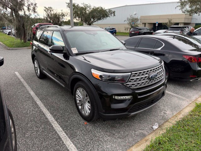 Used 2023 Ford Explorer Limited w/ Limited Technology Package RWD image 2