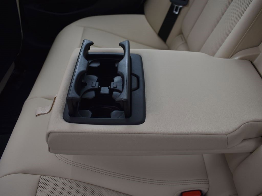 Certified 2025 BMW 330i Sedan w/ Premium Package image 17