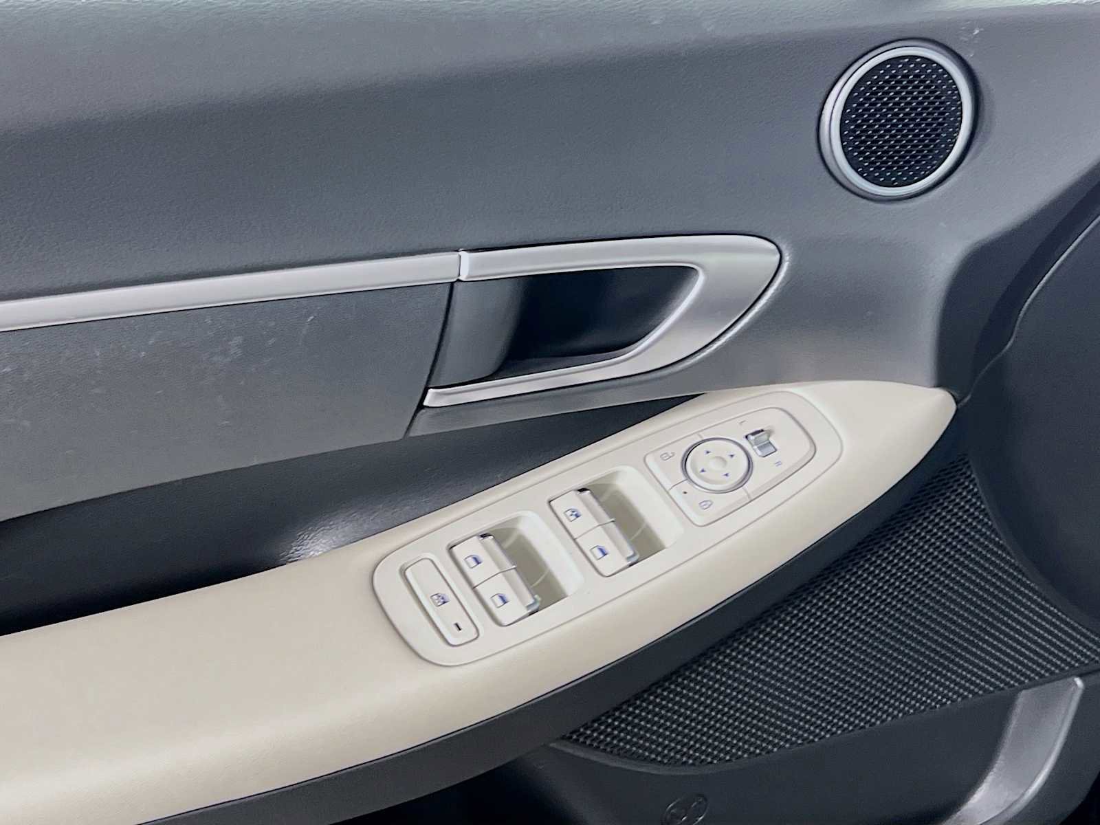 Used 2023 Hyundai Sonata SE FWD image 17