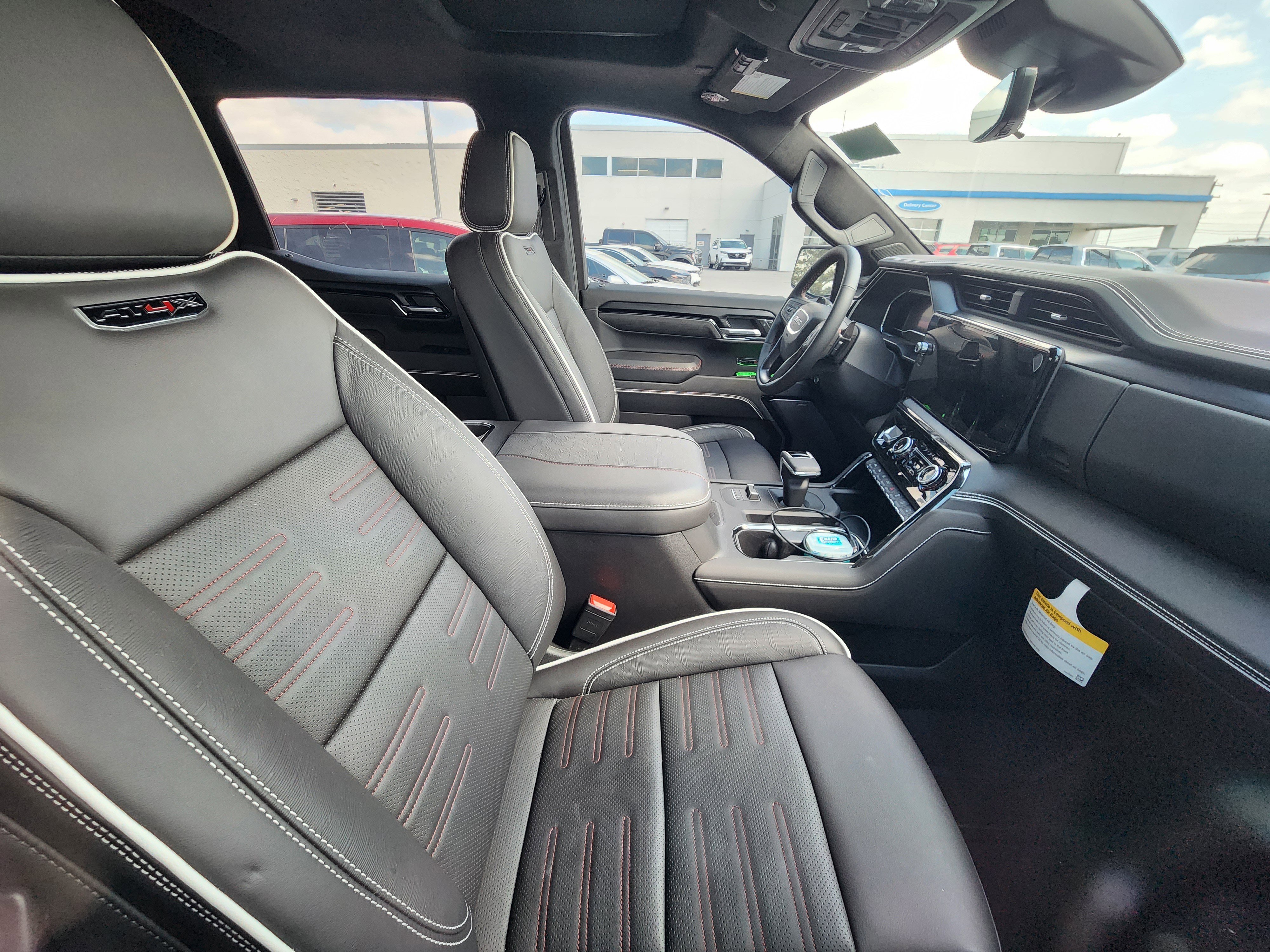 Used 2025 GMC Sierra 1500 AT4X image 9