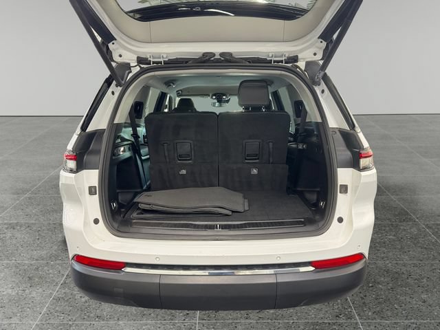 Used 2023 Jeep Grand Cherokee L Limited AWD/4WD image 13