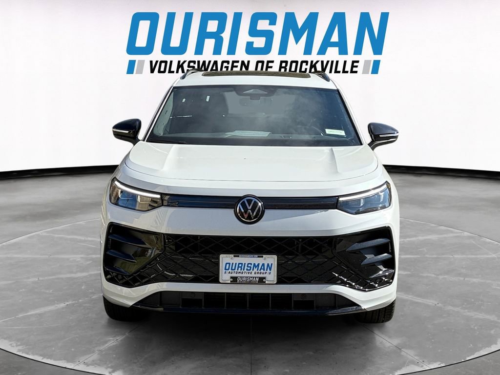 New 2025 Volkswagen Tiguan SE R-Line image 8
