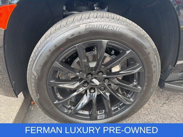 Used 2024 Cadillac Escalade ESV Sport w/ LPO, ONYX Package image 4