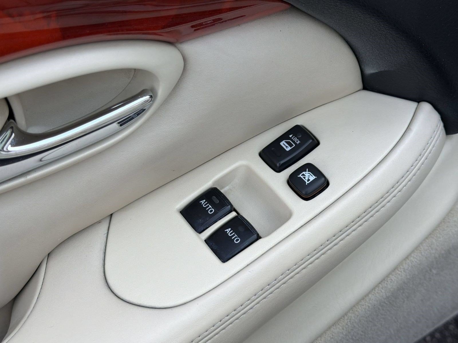 Used 2007 Lexus SC 430 Convertible RWD image 23