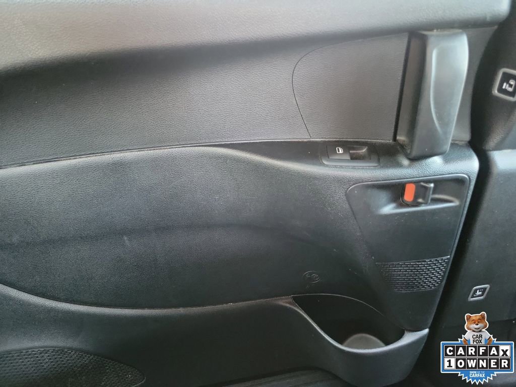 Used 2024 Chrysler Pacifica Touring FWD image 13