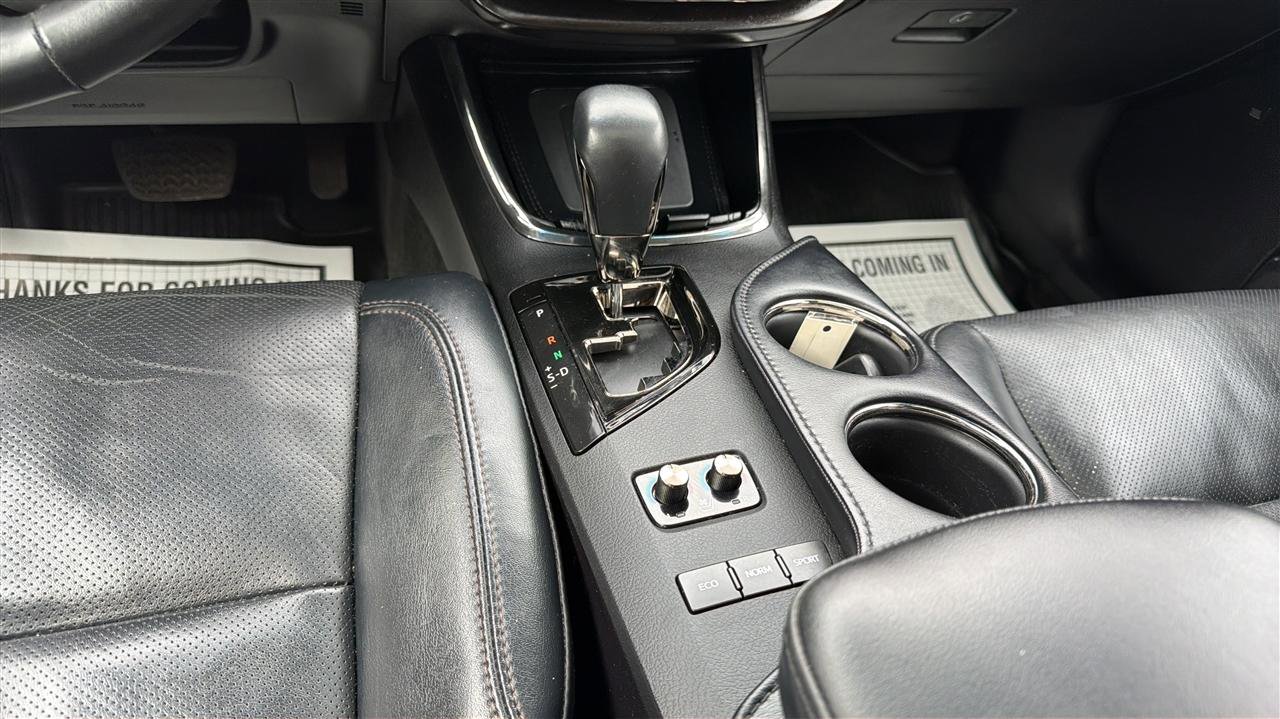 Used 2016 Toyota Avalon Limited FWD image 25