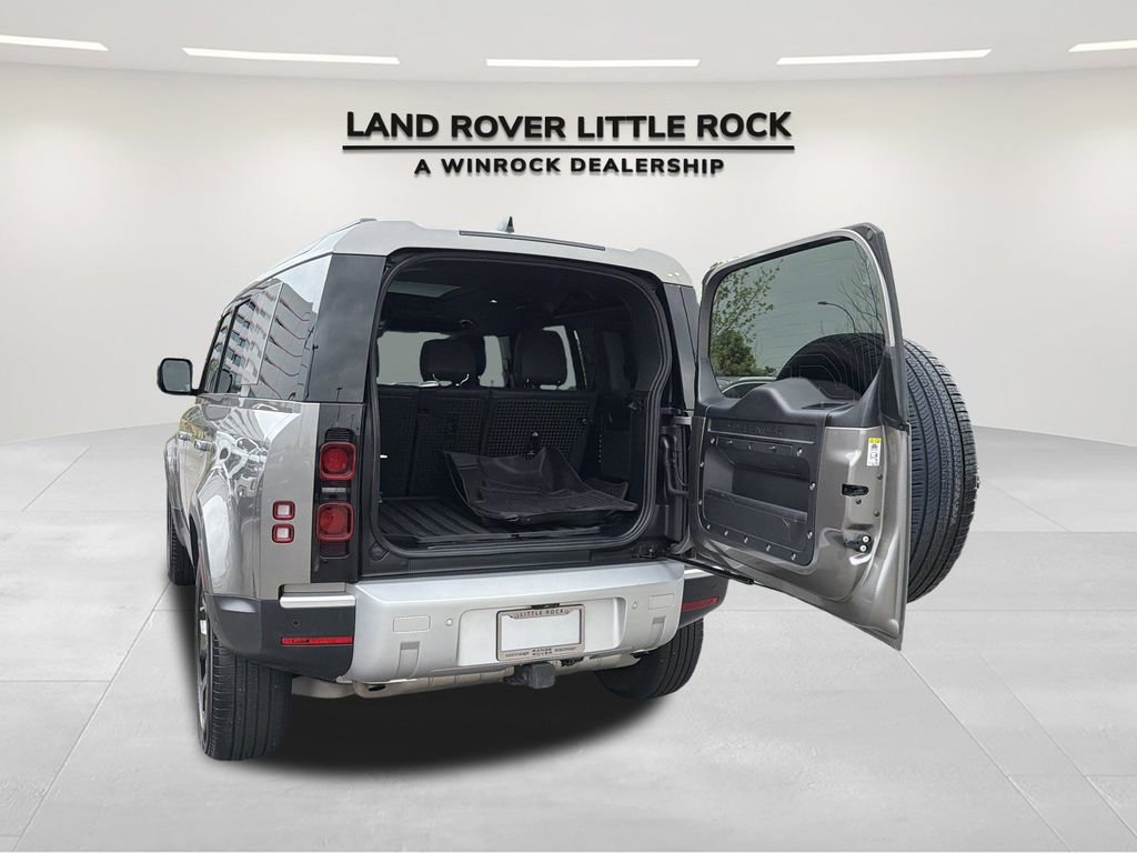Used 2025 Land Rover Defender 110 S AWD/4WD image 12