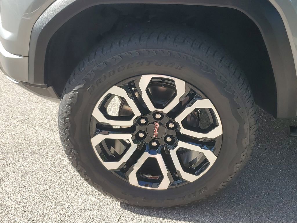 Certified 2025 GMC Canyon AT4 w/ Nightfall Edition AWD/4WD image 11