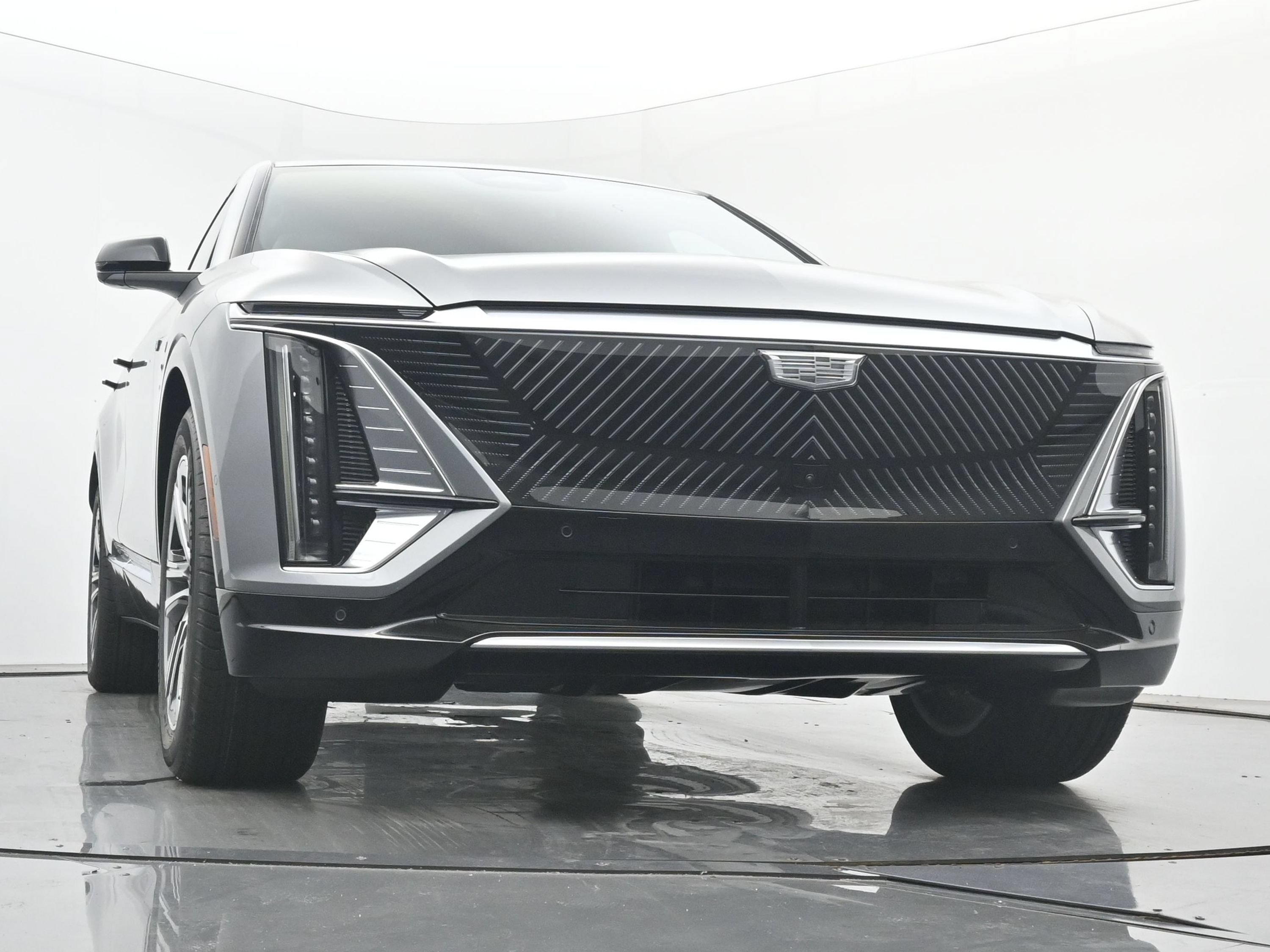 New 2026 Cadillac Lyriq Luxury w/ LPO, Floor Liner Package AWD/4WD image 22