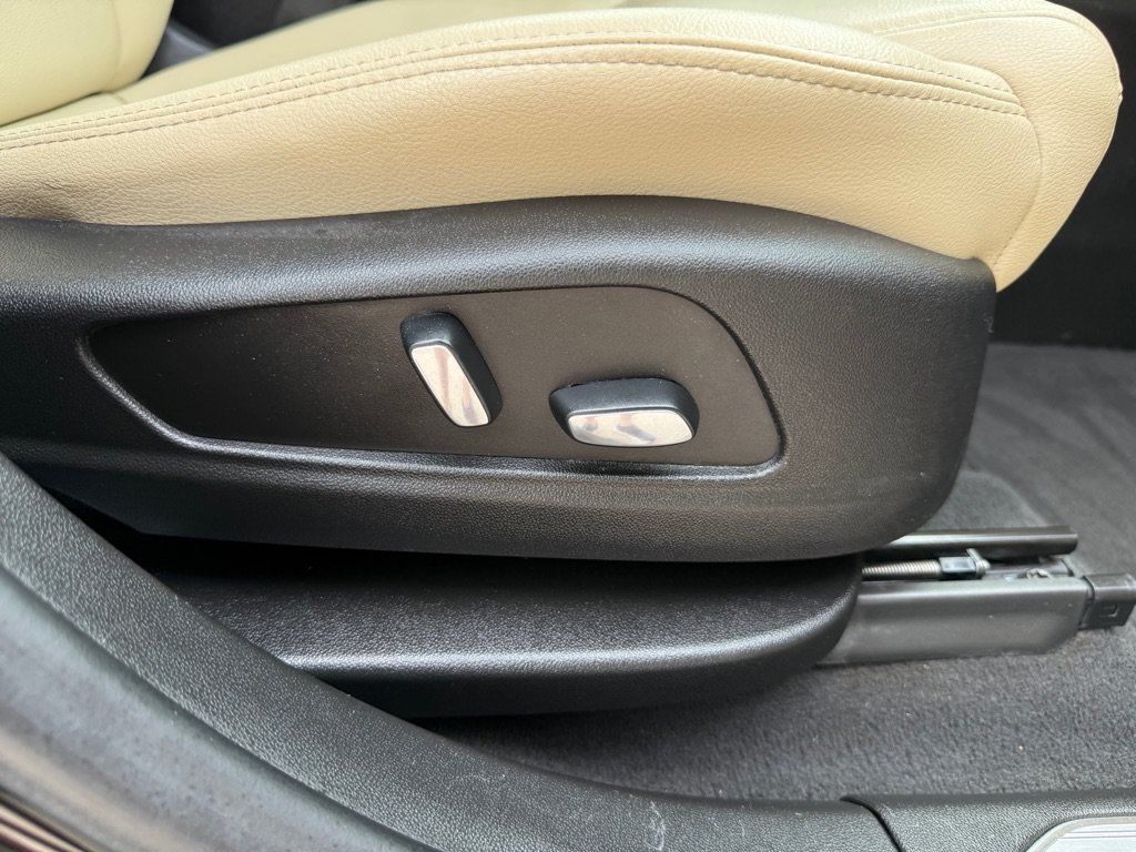 Used 2018 Cadillac XT5 FWD image 24