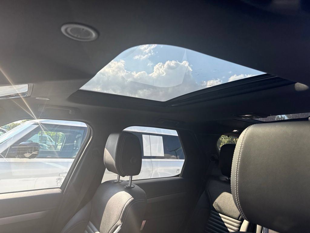 Certified 2023 Land Rover Discovery S R-Dynamic AWD/4WD image 15