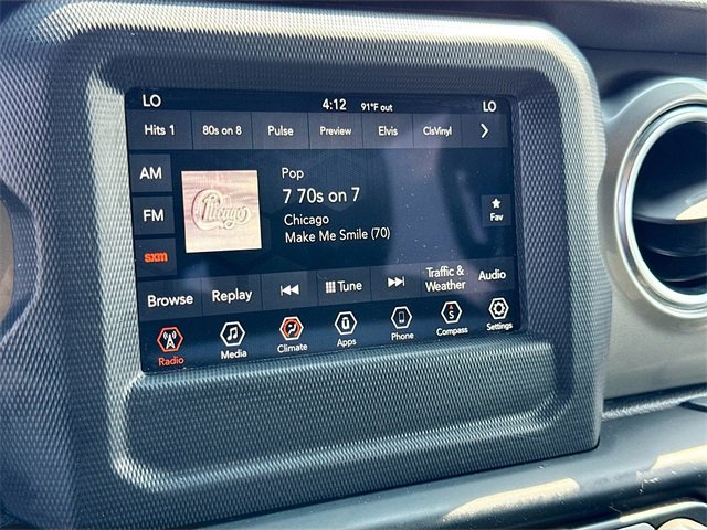 Used 2018 Jeep Wrangler Unlimited Sahara image 16