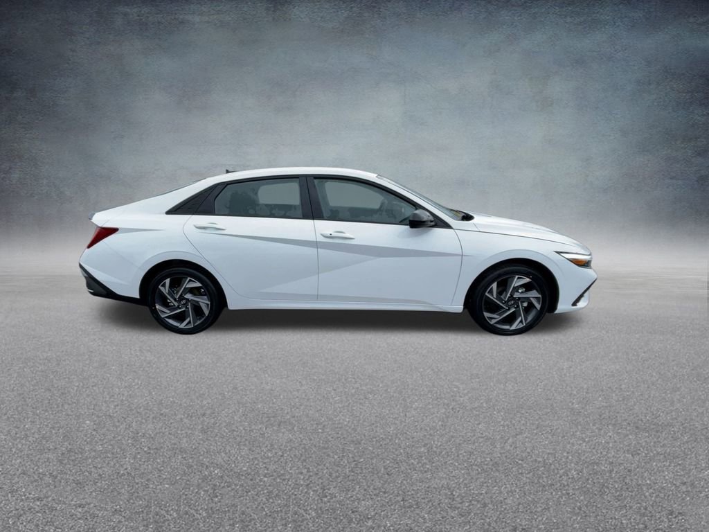 New 2025 Hyundai Elantra SEL image 24