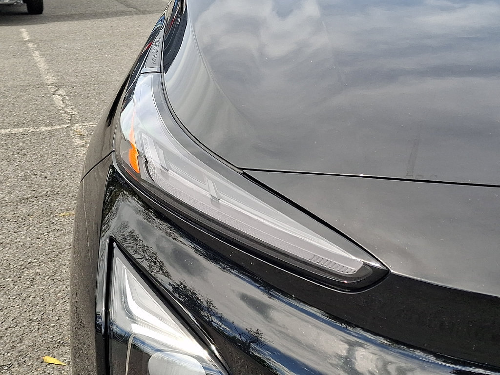 Used 2023 Chevrolet Bolt EUV LT w/ Comfort Package FWD image 12